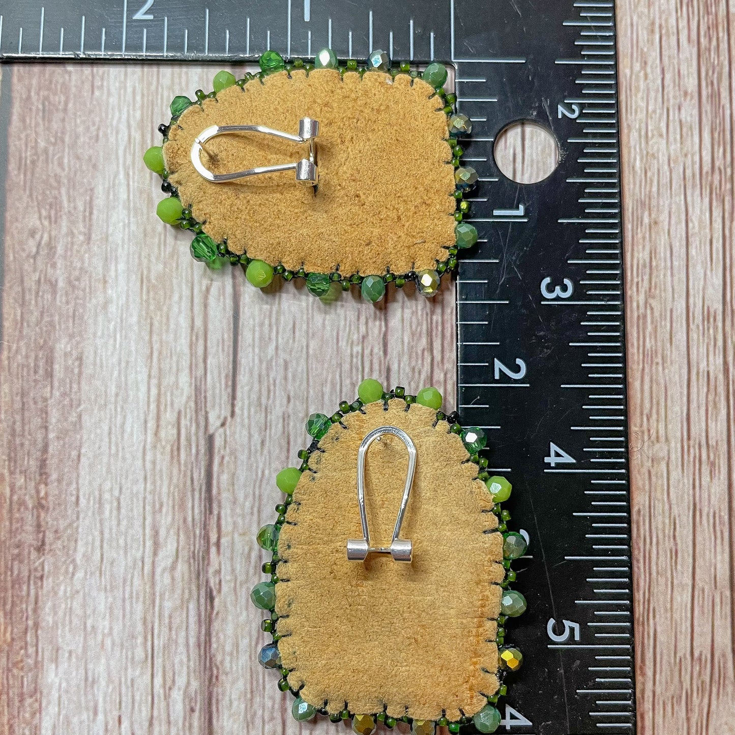 Green Quilled Hoof Track Studs
