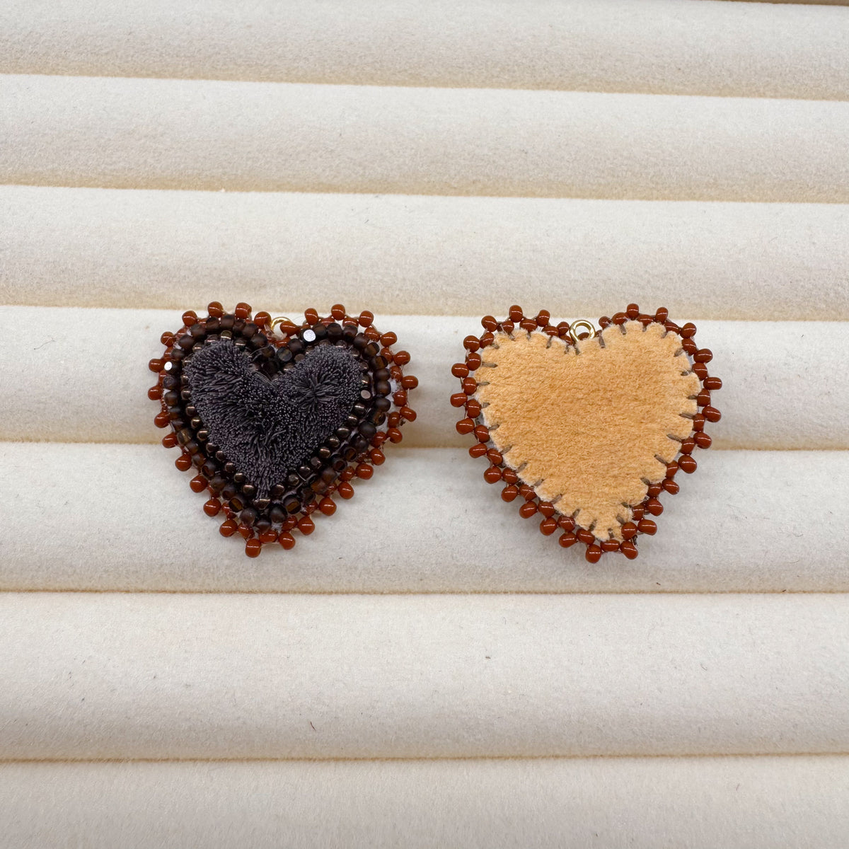 Pretty brown Hearts • Tufted Dangles