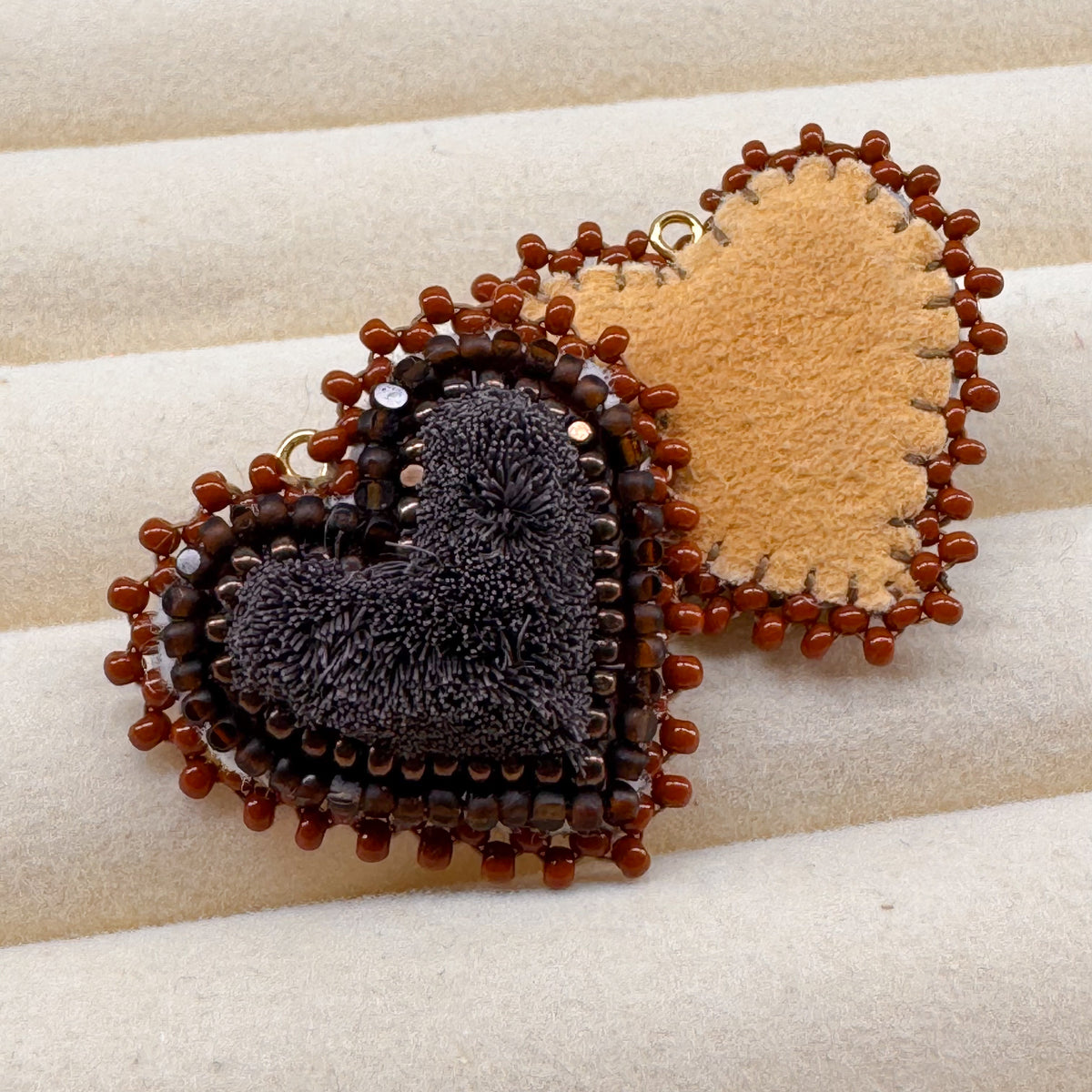 Pretty brown Hearts • Tufted Dangles
