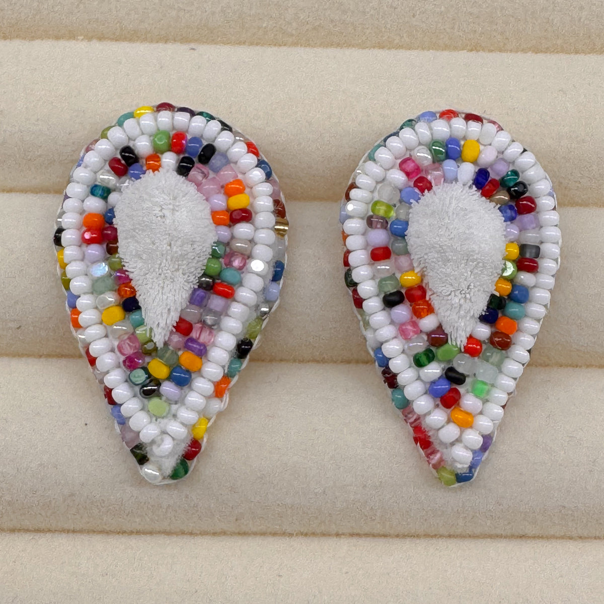 Tufted Tear Drop Bead Soup Studs