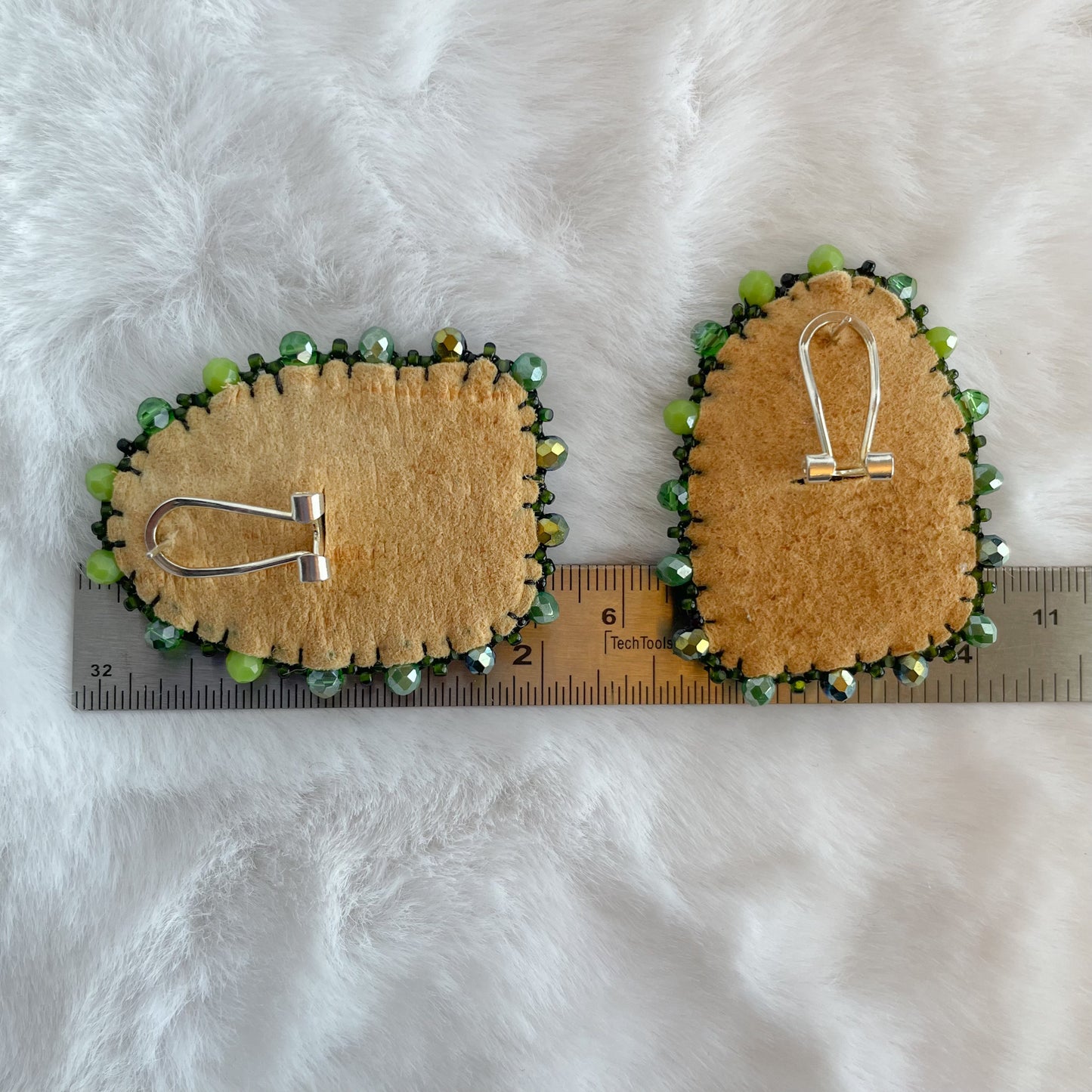 Green Quilled Hoof Track Studs