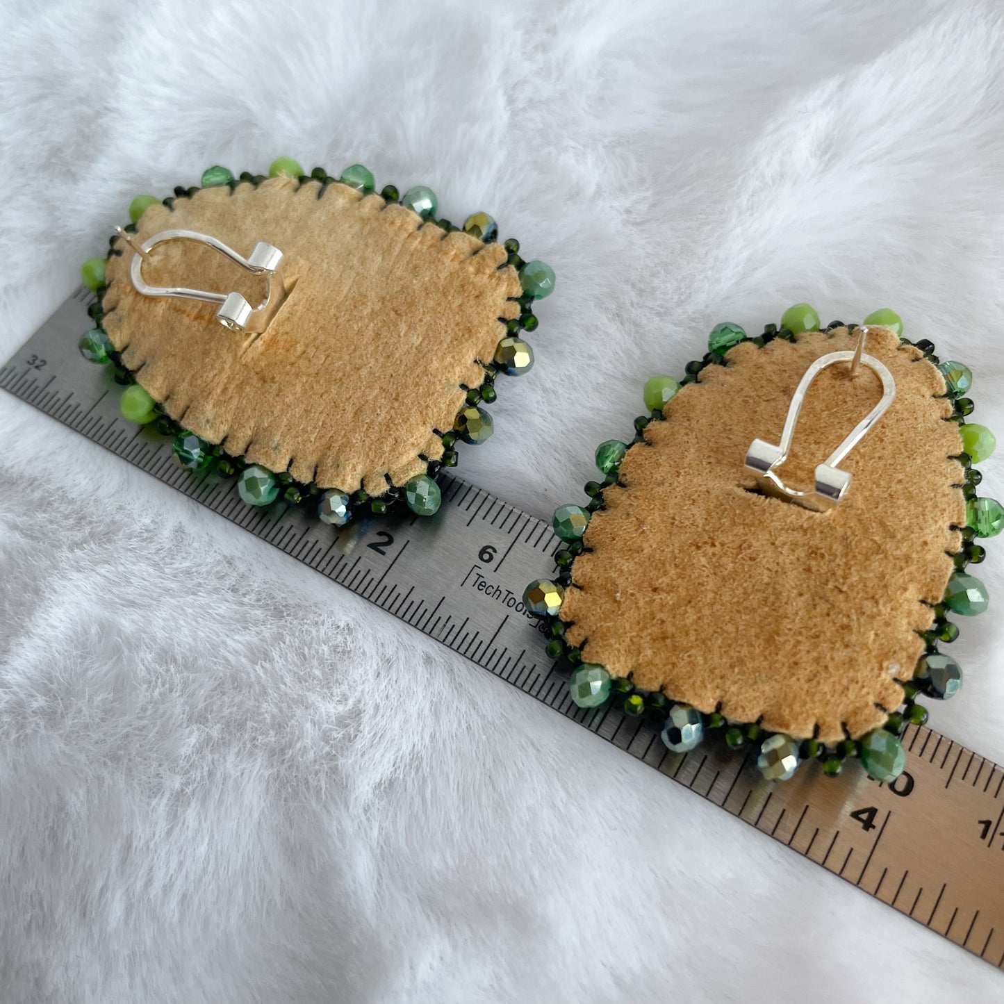 Green Quilled Hoof Track Studs