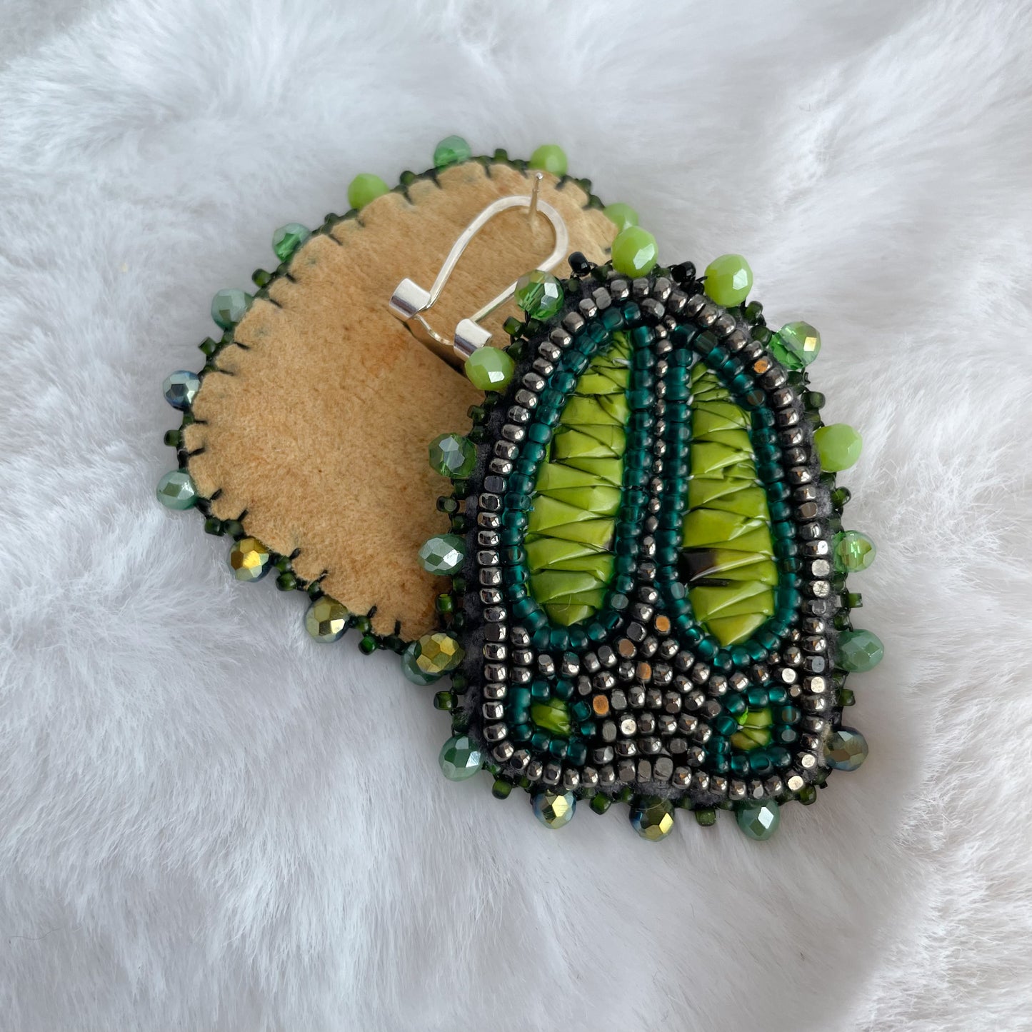 Green Quilled Hoof Track Studs