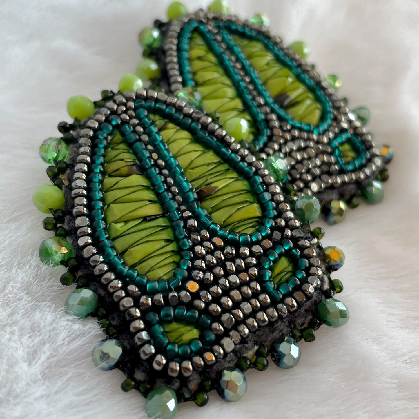 Green Quilled Hoof Track Studs